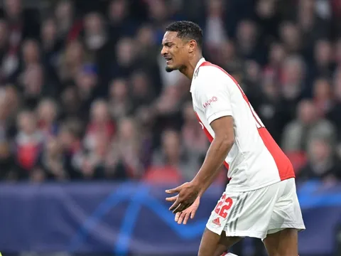 Benfica vào tứ kết Champions League