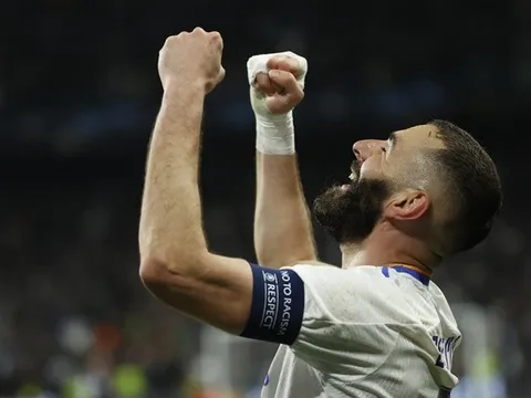 Benzema thăng hoa, được so sánh xuất sắc hơn Ronaldo