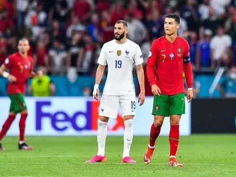 Benzema tiết lộ cuộc trò chuyện với Ronaldo