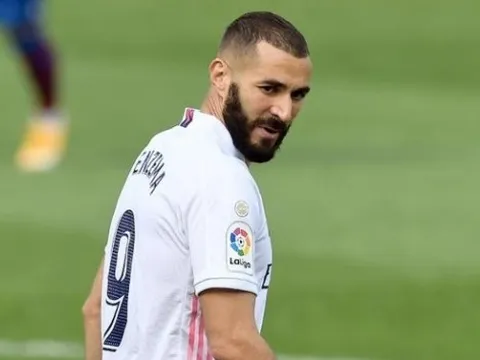 Benzema trên đà phá kỷ lục của Roberto Carlos