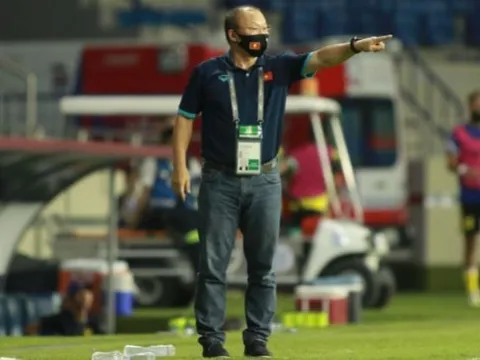 Bị cấm chỉ đạo, HLV Park Hang-seo đã có sẵn bí quyết đánh bại UAE