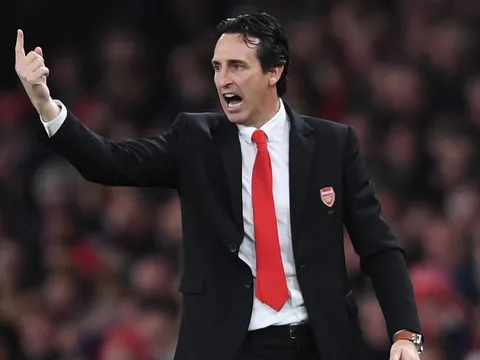 Bị CĐV Arsenal đuổi cổ, Emery chốt luôn tương lai
