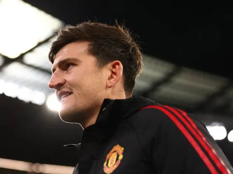 Bị CĐV la ó, Maguire có màn đáp trả hoàn hảo