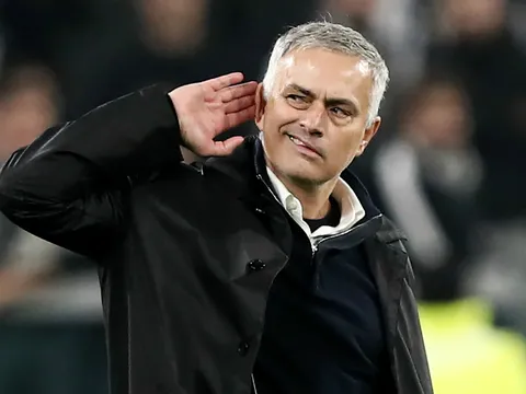 Bị chê hết thời, Mourinho phản ứng khó tin