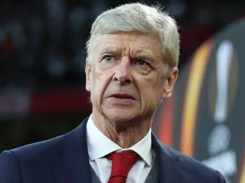 Bị chỉ trích, Emery không ngần ngại đăng đàn đổ thừa lỗi Wenger