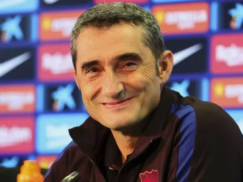 Bị chỉ trích nặng nề, HLV Valverde lên tiếng đáp trả khó tin