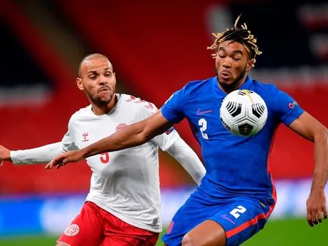 Bị đuổi ngay trận đầu đá chính cho đội tuyển, sao Chelsea vẫn được khen ngợi