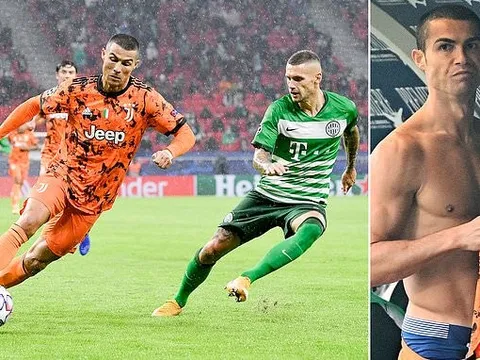 Bị kèm quá chặt, Ronaldo bực bội từ chối đổi áo