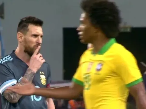 Bị Messi "lên mặt" ngay trên sân, HLV Tite nói gì?