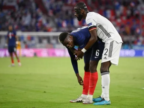 Nói được làm được... Rudiger chơi xấu Pogba theo cách khó tin