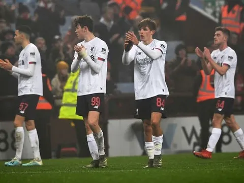 Bị Villa hủy diệt, Klopp vẫn sẽ đưa những cầu thủ trẻ này đến Qatar