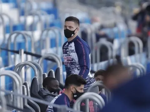 Bị Zidane "giam cầm", "bom tấn" đếm ngày rời Madrid ngay tháng Giêng