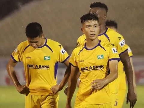 Biến căng tại SLNA: Chủ tịch và HLV trưởng đồng loạt từ chức