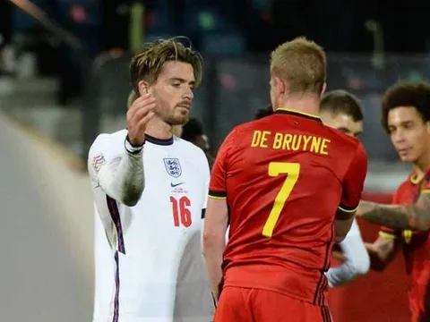 Biến Meunier thành gã hề, Jack Grealish khiến tất cả phải ngả mũ