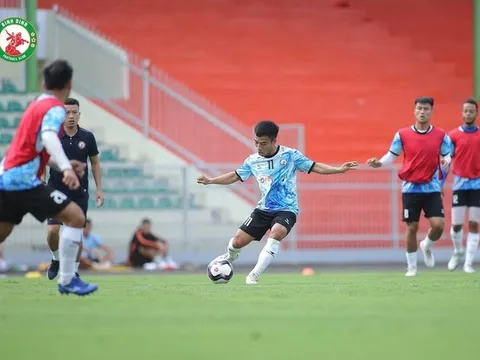 Đại gia nhọc nhằn chạy đà V-League