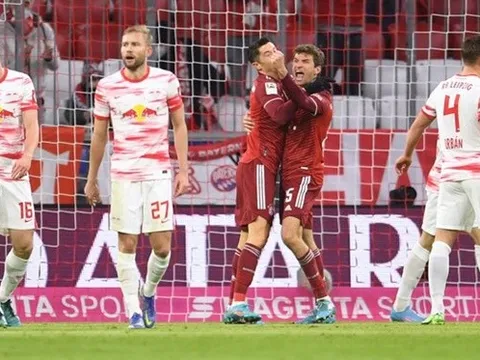 Lewandowski tỏa sáng trong chiến thắng 3-2 của Bayern Munich