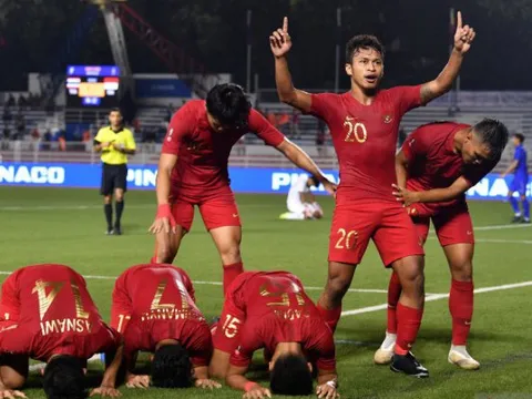 Hạ gục Singapore, Indonesia san bằng cách biệt điểm số với U22 Việt Nam