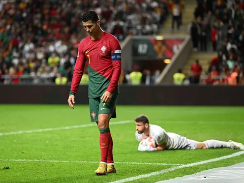 Bồ Đào Nha bại trận: Ronaldo và thung lũng bóng tối