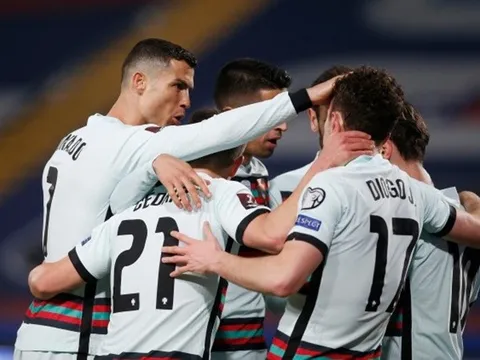 Bồ Đào Nha tại EURO 2020: Ronaldo 'làm nền', đàn em 'làm hết'?