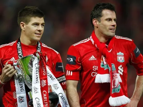 Bỏ qua Steven Gerrard, Jamie Carragher chọn ra tiền vệ vĩ đại nhất