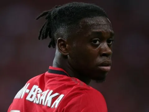 "Bỏ Wan-Bissaka đi, mang cậu ấy về với nửa giá đó"