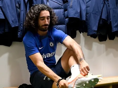 Bom tấn Chelsea khiến Neville cảm thấy choáng váng