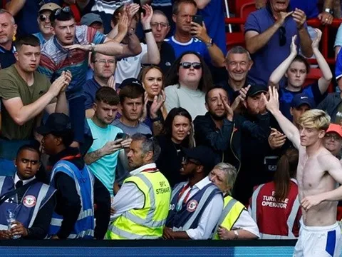Bom tấn của Chelsea tạm biệt CĐV Everton