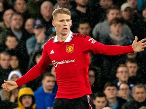 Bom tấn M.U sẽ đánh bật McTominay lên băng ghế dự bị