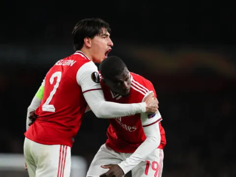 "Bom tấn" thăng hoa, Arsenal ngược dòng đầy kịch tính trước Vitoria