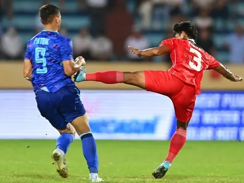 Bốn thẻ đỏ trong 3 phút ở trận U23 Thái Lan gặp Indonesia