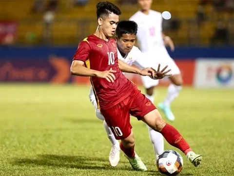 Sao trẻ ĐT Việt Nam ra mắt V-League; Bầu Đức nói về tương lai thầy Park