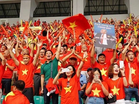 Bóng đá Việt Nam: Khi ánh hào quang qua đi thì tình yêu có còn ở lại?