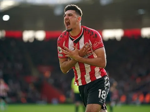 Arsenal gây sốc với họng pháo của The Blues?