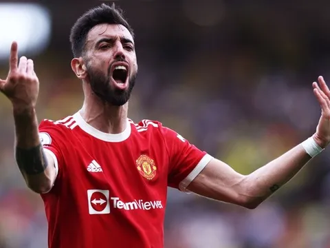 Bruno Fernandes chuyền bóng '200 IQ' khiến hàng thủ Liverpool bất lực