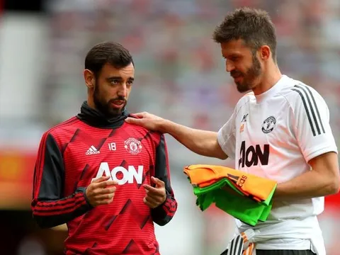 Bruno Fernandes đồng ý với Solskjaer về Michael Carrick mới