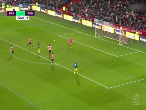 Bruno Fernandes hóa Welbeck, Fred mất oan 1 pha kiến tạo