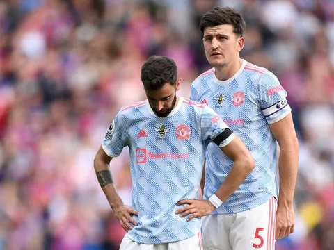 Sau Maguire, Bruno Fernandes làm dậy sóng phòng thay đồ Man Utd