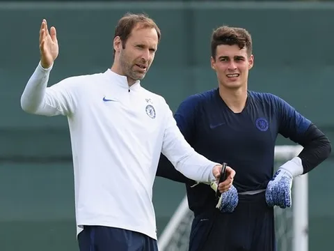 Bức xúc với VAR, Petr Cech đưa ra giải pháp