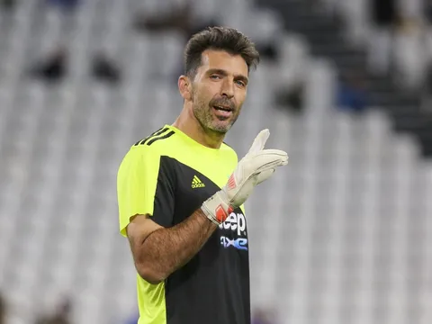 Buffon tiết lộ nguyên nhân từ chối Barca