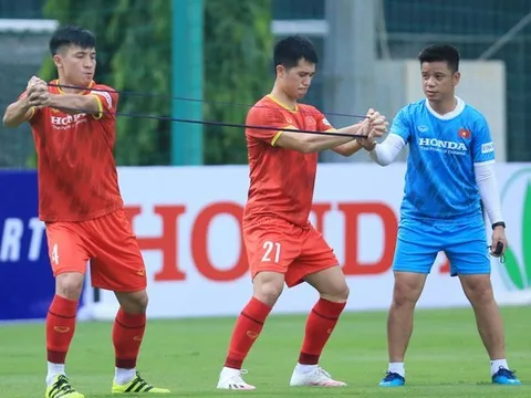Bùi Tiến Dũng gặp chấn thương và 4 phương án thay thế của thầy Park