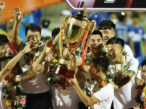Bùng nổ bàn thắng và bóng đá tấn công trong ngày V-League hạ màn