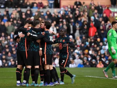Bừng tỉnh sau giấc ngủ, Chelsea hủy diệt Burnley chớp nhoáng trong hiệp hai
