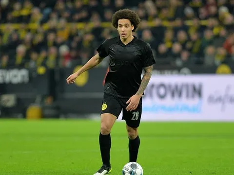 "Buồng phổi" cơ động đổ gục đến hết năm, Dortmund chỉ biết lắc đầu ngao ngán