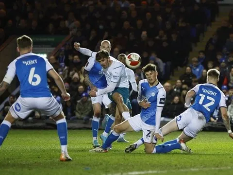 Man City vào tứ kết FA Cup