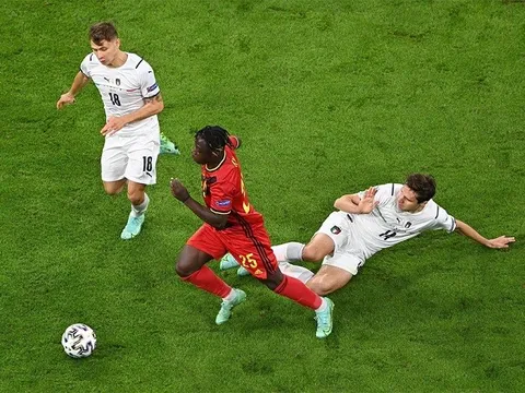 Các ông lớn nên tích sẵn tiền để mua Jeremy Doku