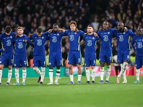 Các sao Chelsea choáng váng khi Abramovich thông báo bán CLB