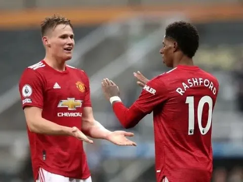 Cách các ông lớn dùng cầu thủ cây nhà lá vườn: Man City kém M.U 1 bậc