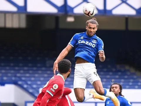 Calvert-Lewin thi triển "khinh công", biến hàng thủ Liverpool thành bù nhìn