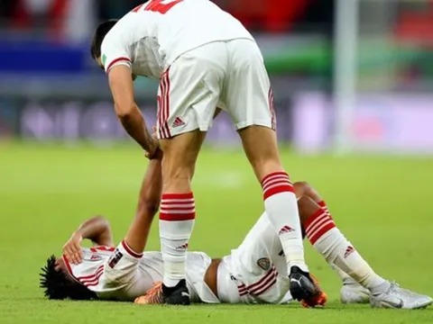 Cảm xúc trái ngược trong ngày UAE vỡ mộng World Cup
