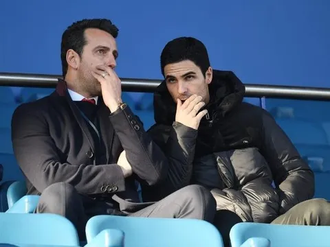 Campbell khuyên Arsenal thay thế Lacazette bằng một cái tên tầm cỡ